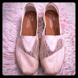 Toms lace shoes